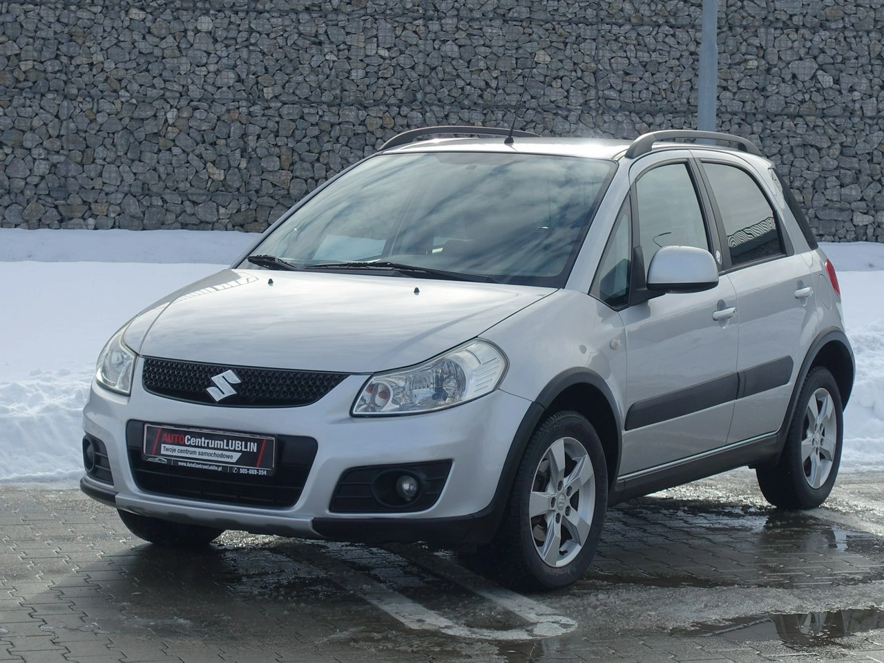 Suzuki SX4 - Główne zdjęcie