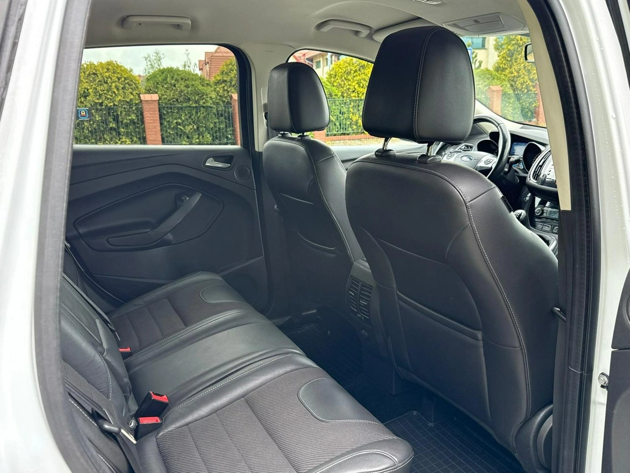 Ford Kuga - Zdjęcie 13