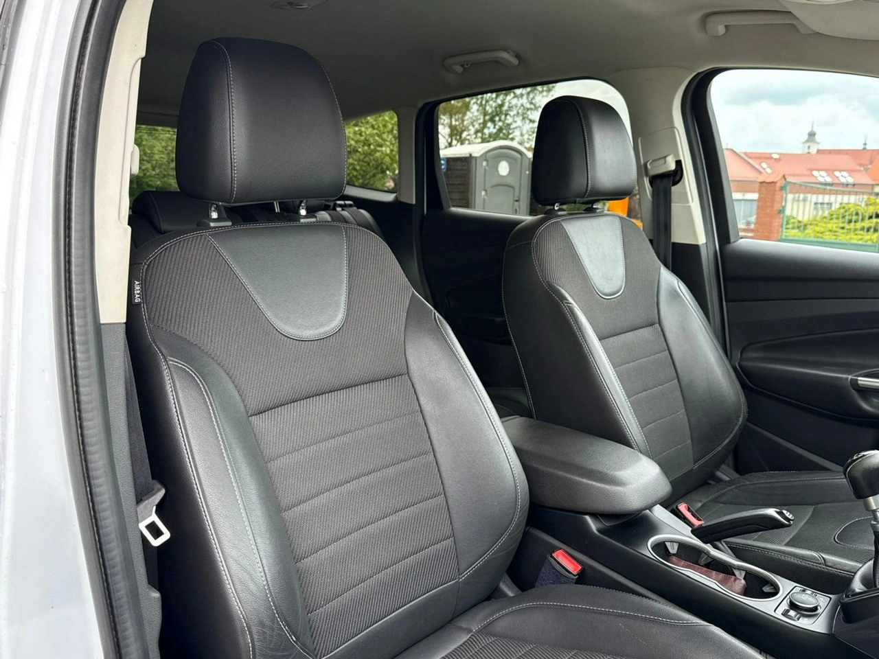 Ford Kuga - Zdjęcie 15