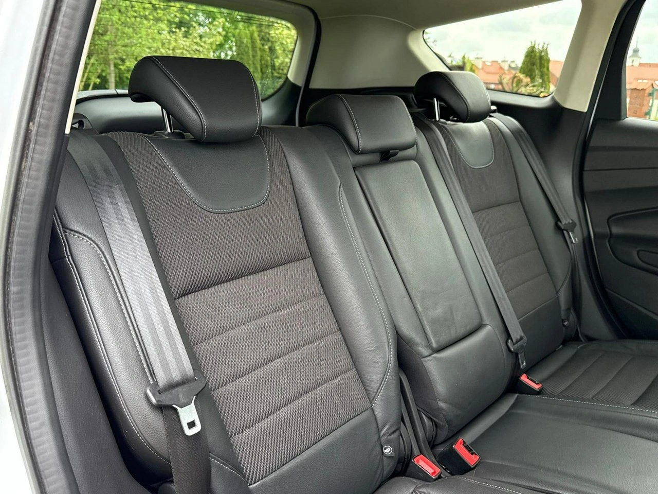 Ford Kuga - Zdjęcie 16