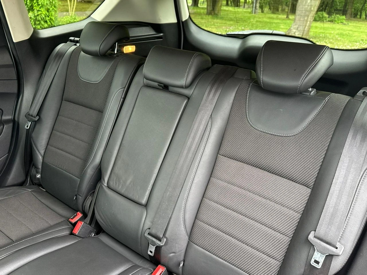Ford Kuga - Zdjęcie 17