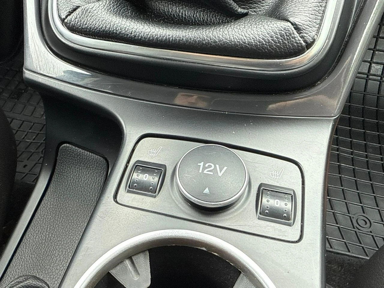 Ford Kuga - Zdjęcie 23