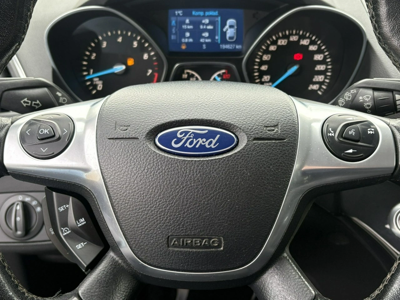 Ford Kuga - Zdjęcie 25