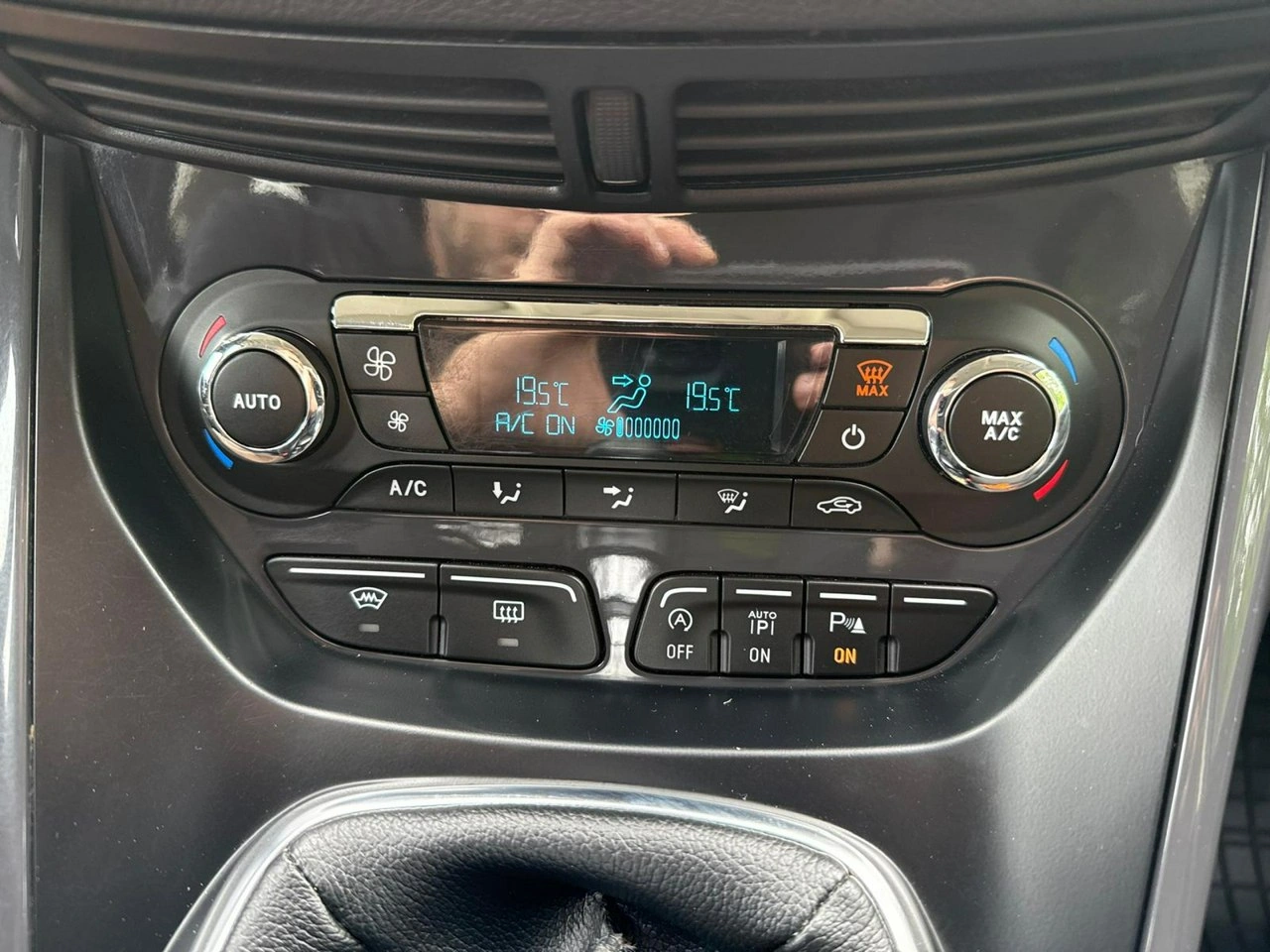 Ford Kuga - Zdjęcie 25