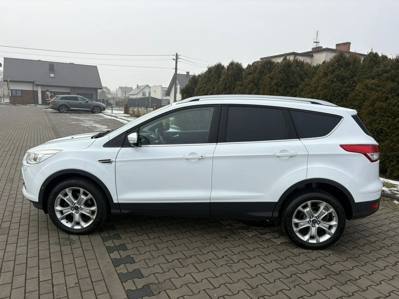 Ford Kuga - Zdjęcie 3