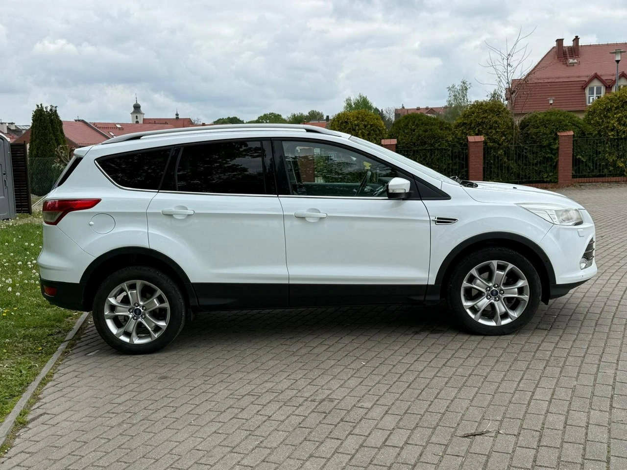 Ford Kuga - Zdjęcie 6