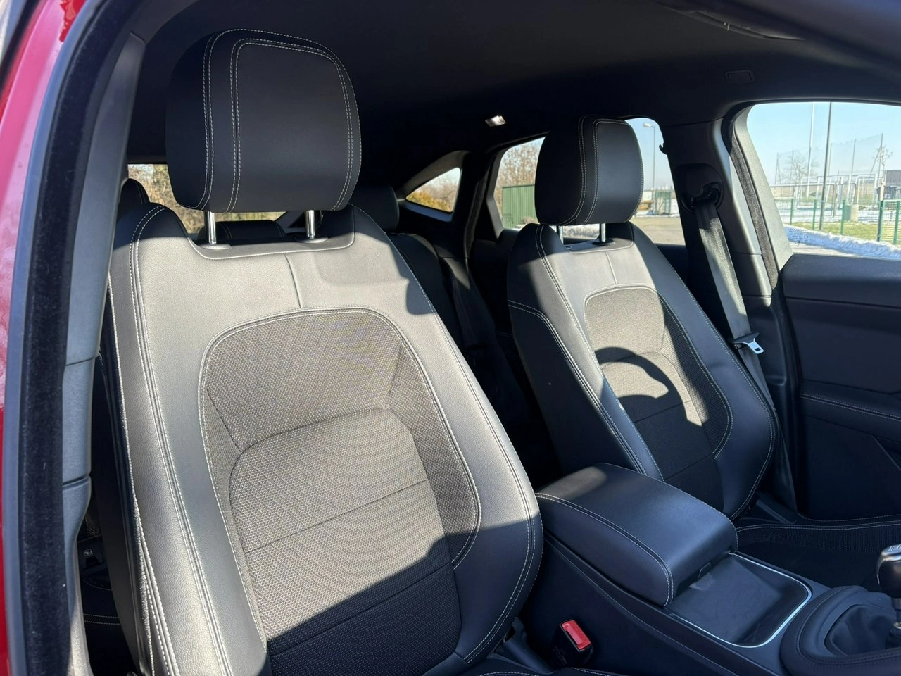 Jaguar E-Pace - Zdjęcie 17