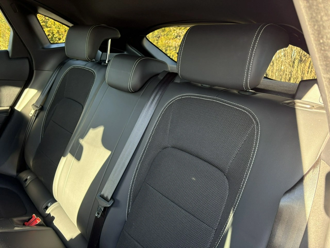 Jaguar E-Pace - Zdjęcie 19