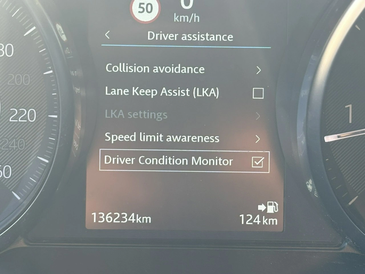 Jaguar E-Pace - Zdjęcie 26