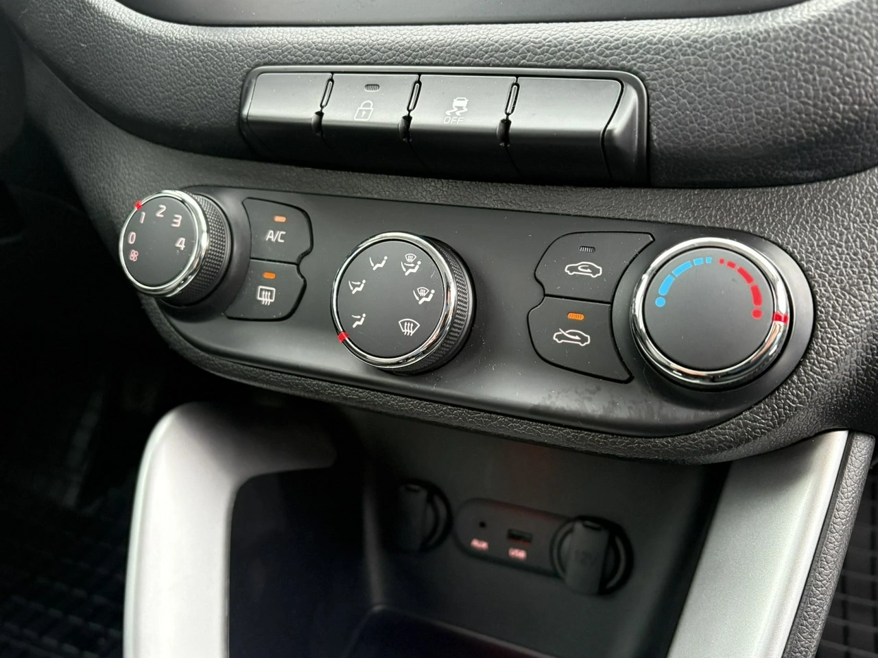 Kia Ceed - Zdjęcie 15