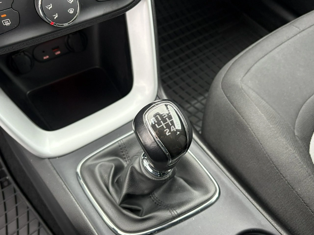 Kia Ceed - Zdjęcie 28