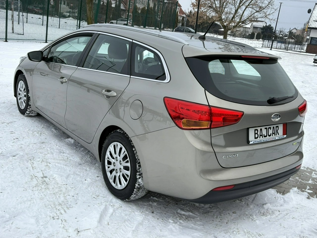 Kia Ceed - Zdjęcie 4