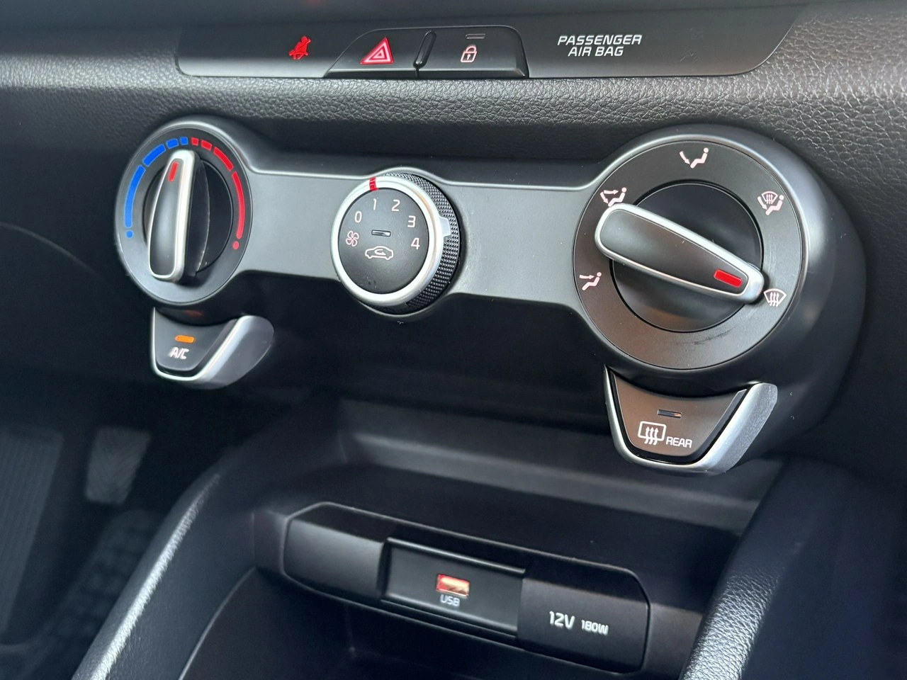 Kia Rio - Zdjęcie 17