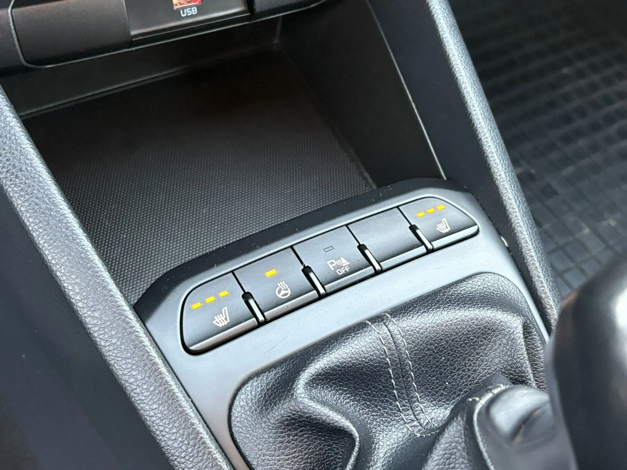 Kia Rio - Zdjęcie 23