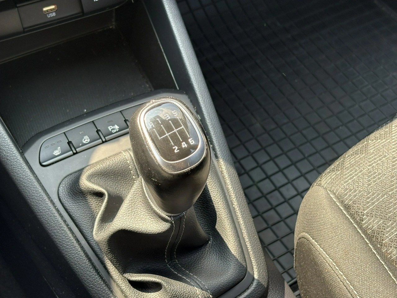 Kia Rio - Zdjęcie 28