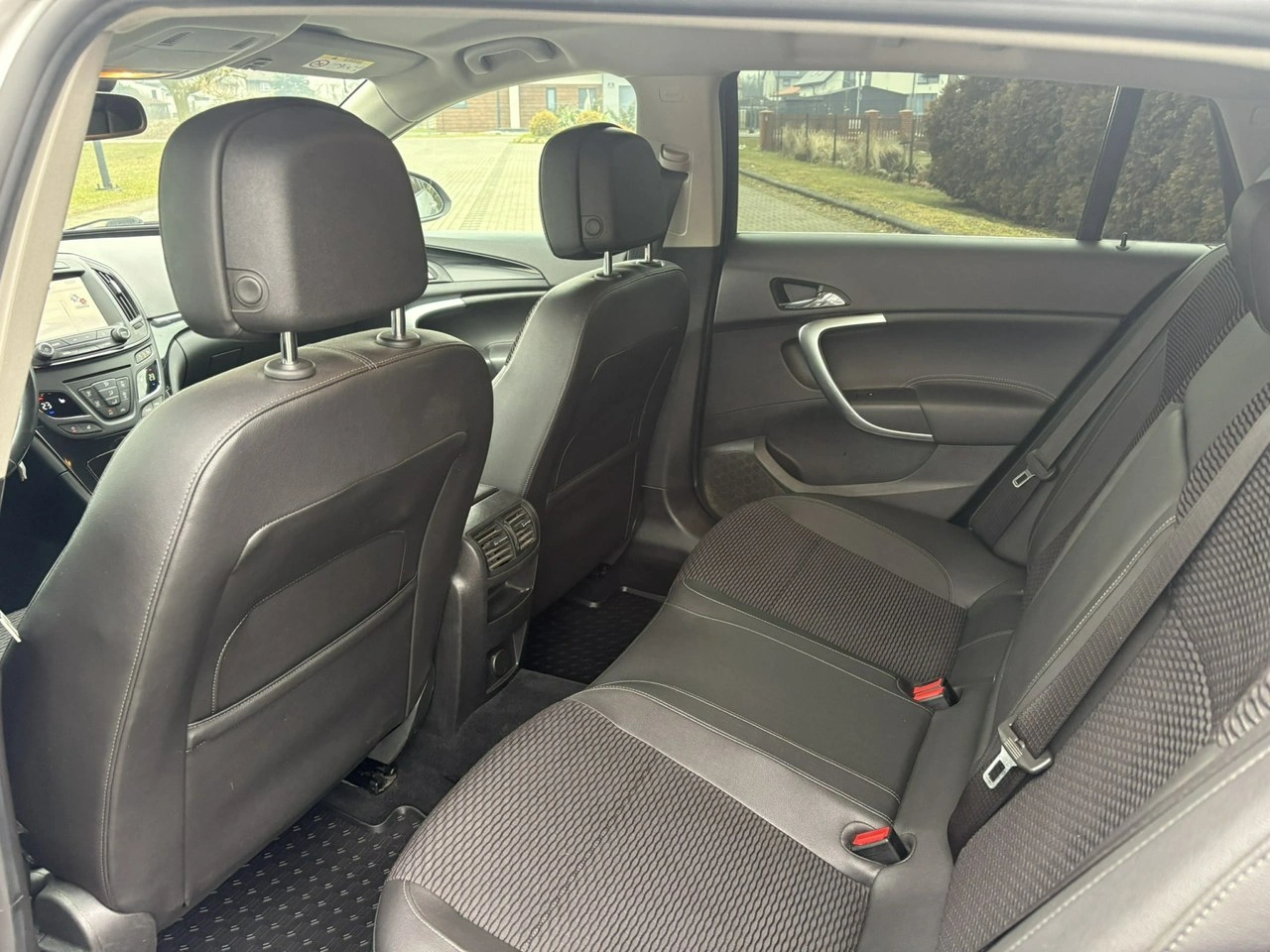 Opel Insignia - Zdjęcie 9