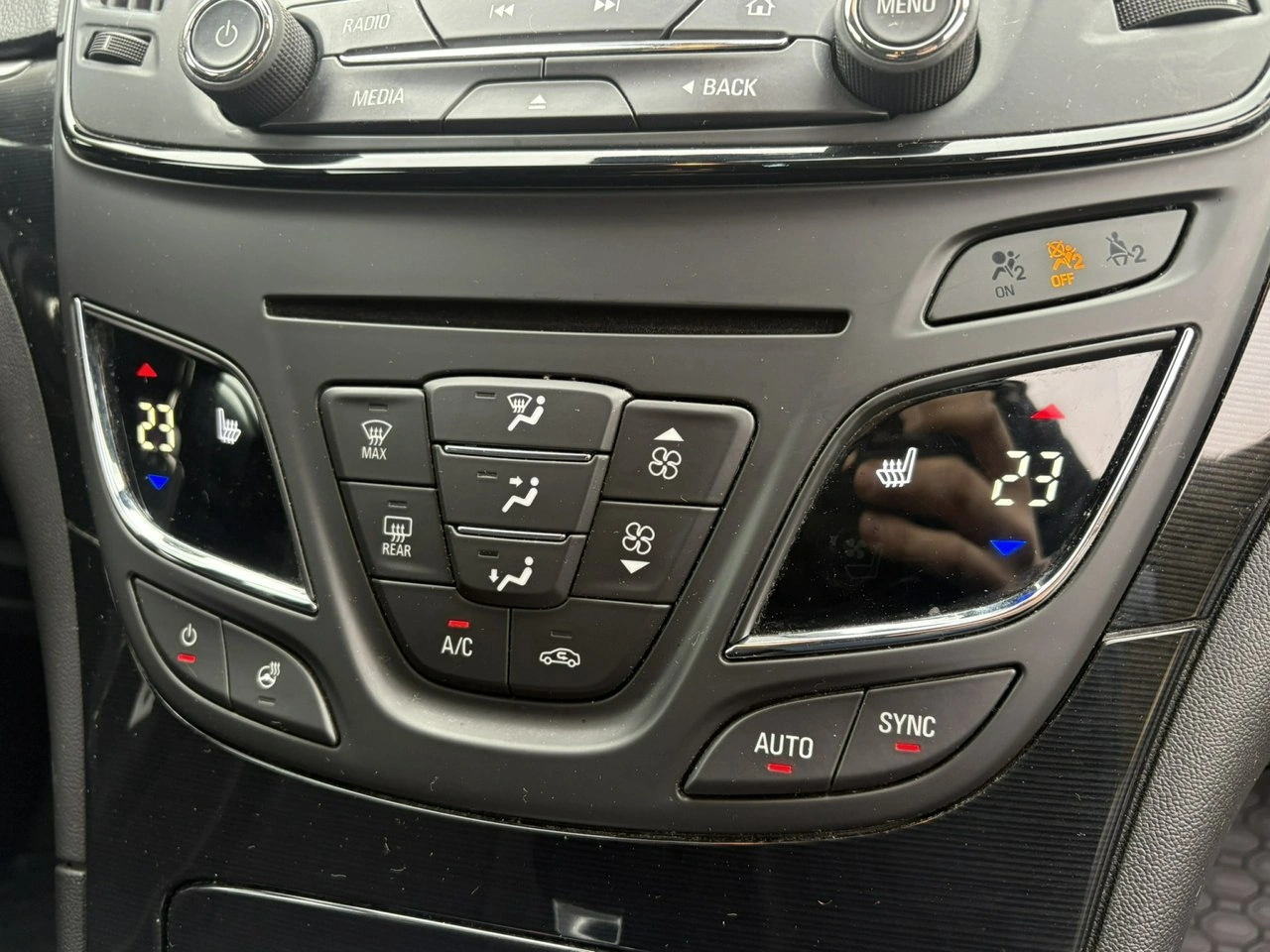 Opel Insignia - Zdjęcie 16