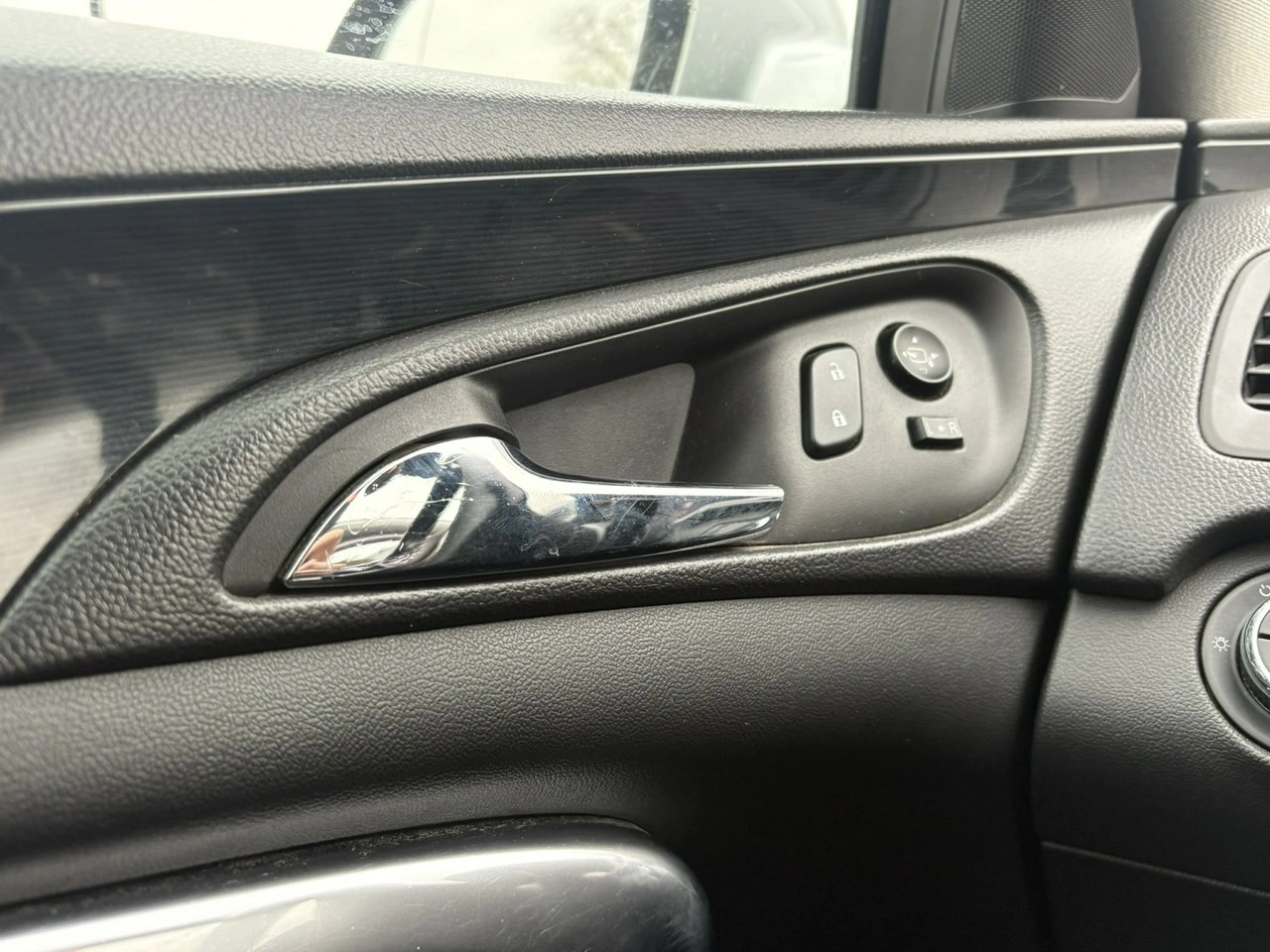 Opel Insignia - Zdjęcie 19