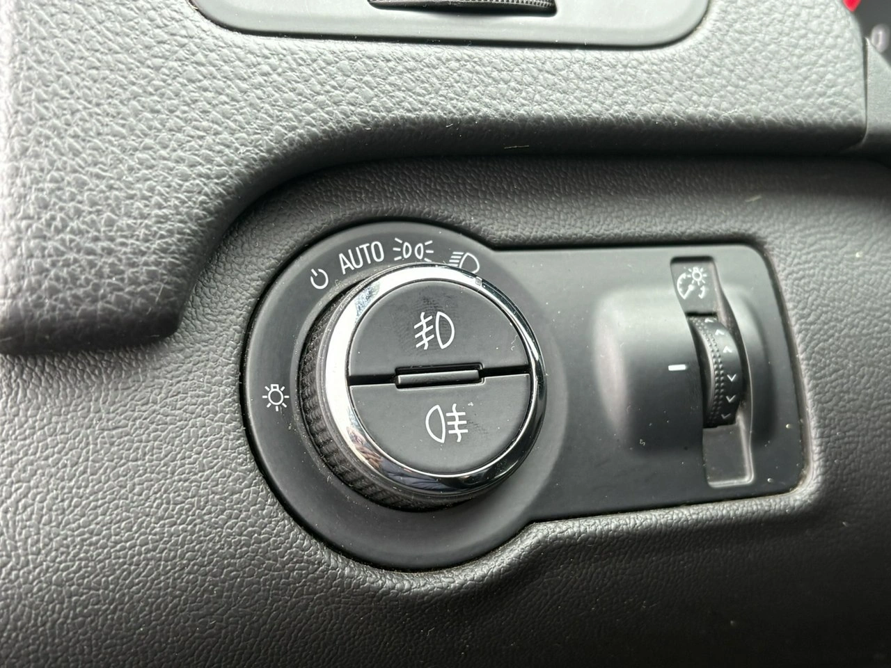 Opel Insignia - Zdjęcie 22