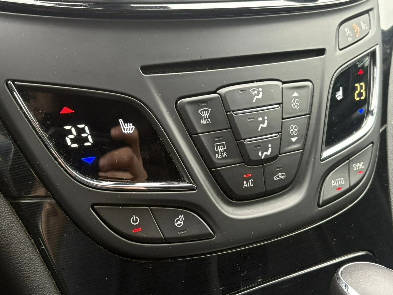 Opel Insignia - Zdjęcie 24