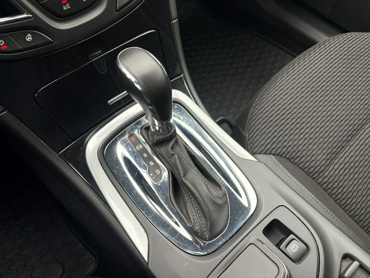 Opel Insignia - Zdjęcie 25