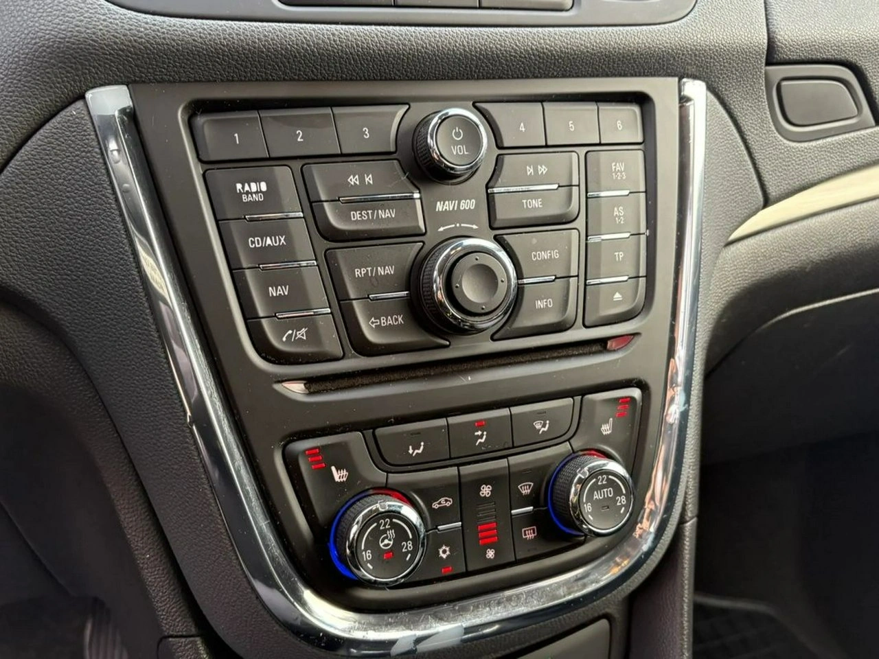 Opel Mokka - Zdjęcie 22