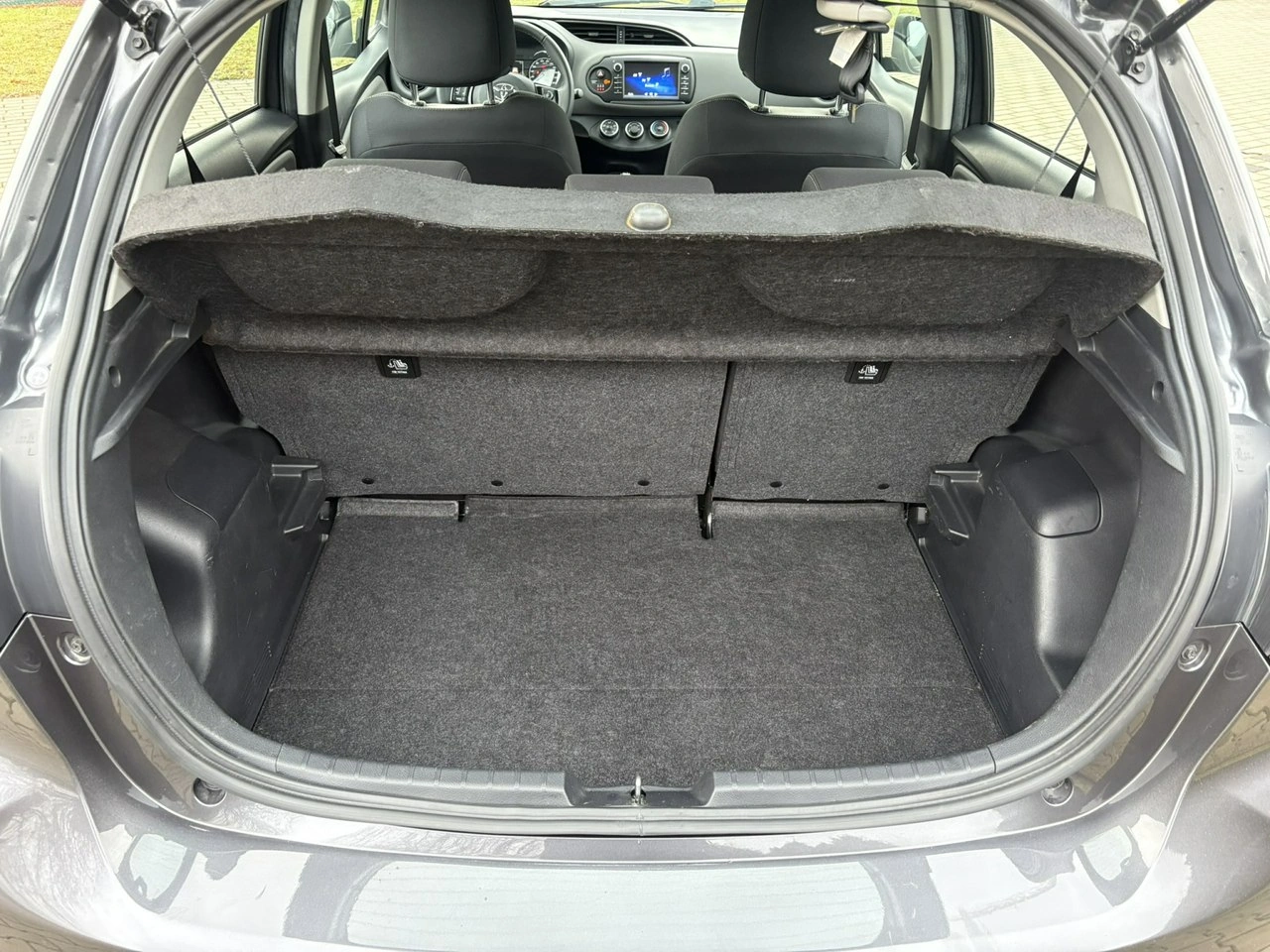 Toyota Yaris - Zdjęcie 10