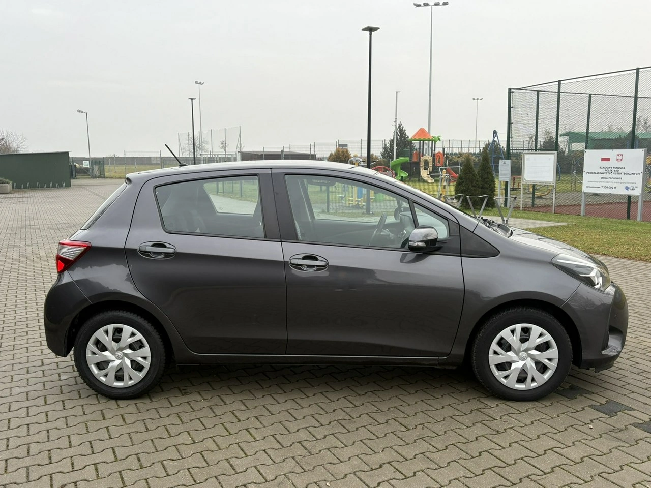 Toyota Yaris - Zdjęcie 6