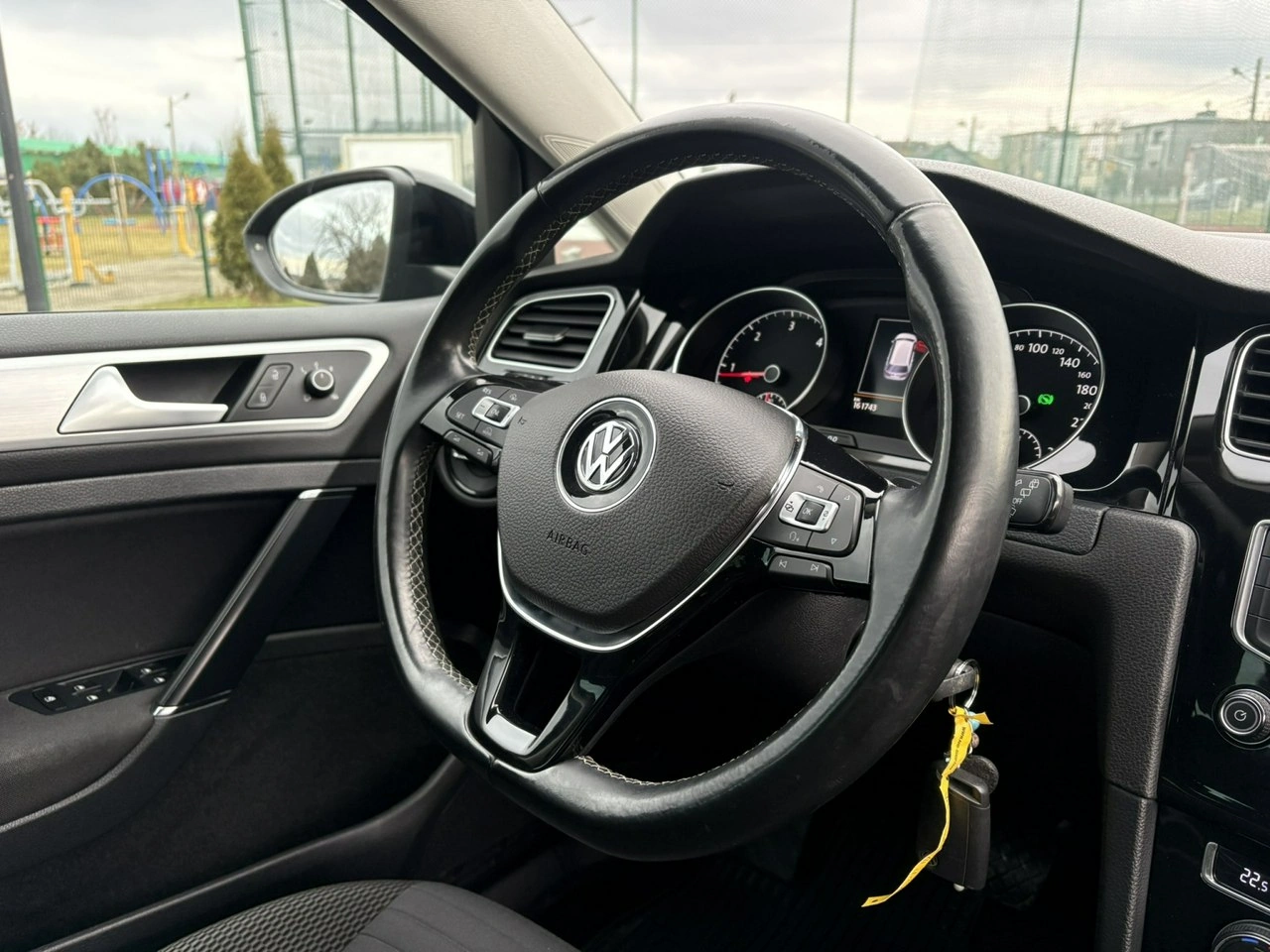 Volkswagen Golf - Zdjęcie 13