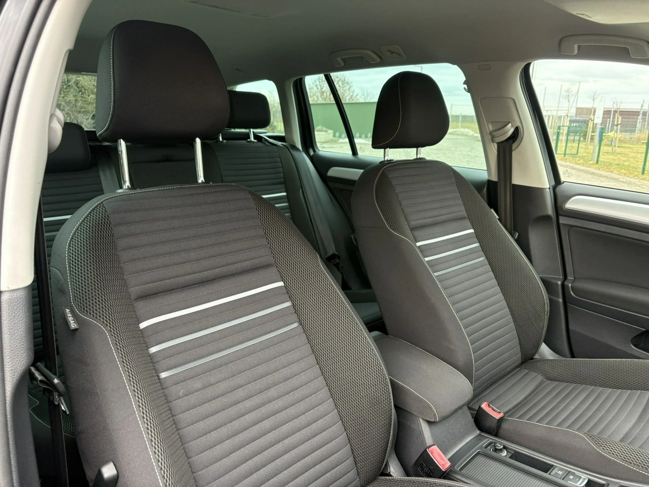 Volkswagen Golf - Zdjęcie 18