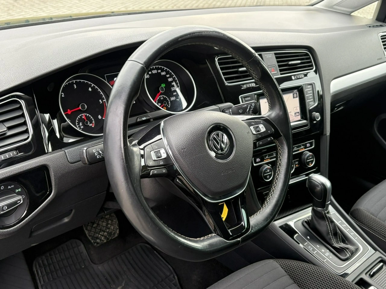 Volkswagen Golf - Zdjęcie 22