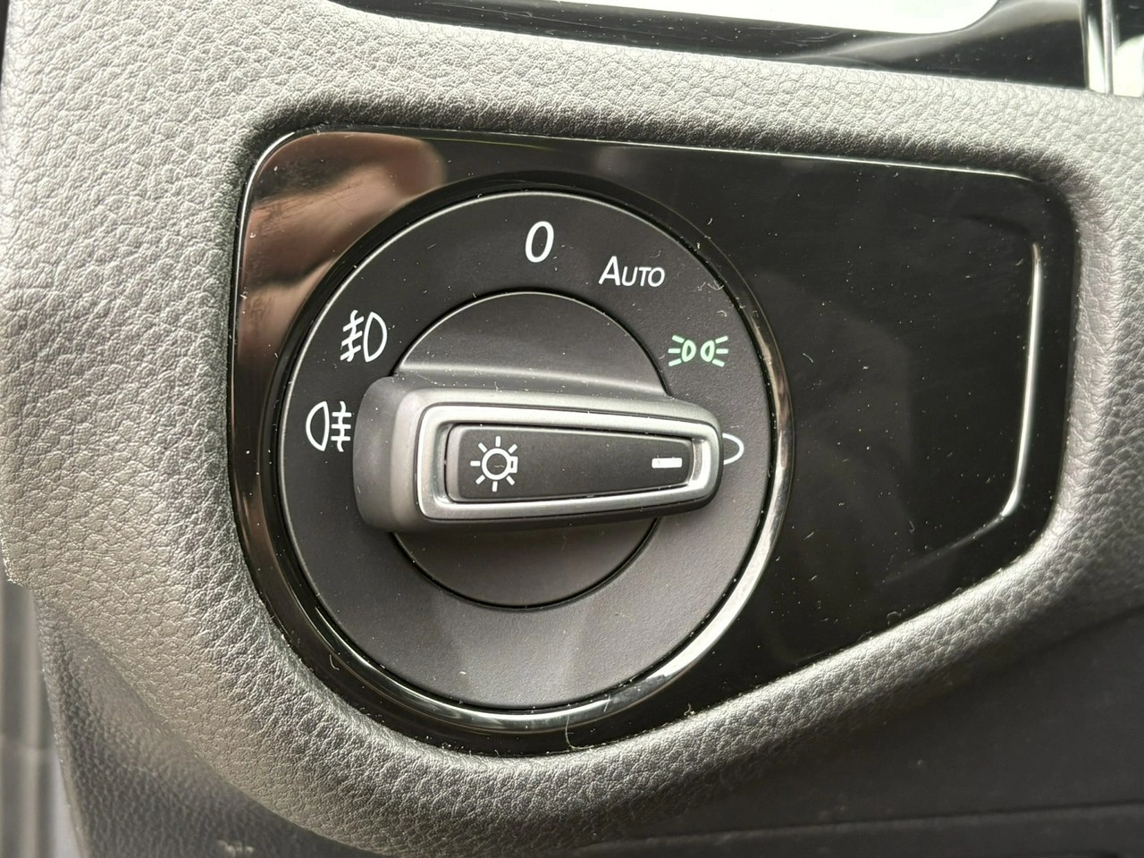 Volkswagen Golf - Zdjęcie 23