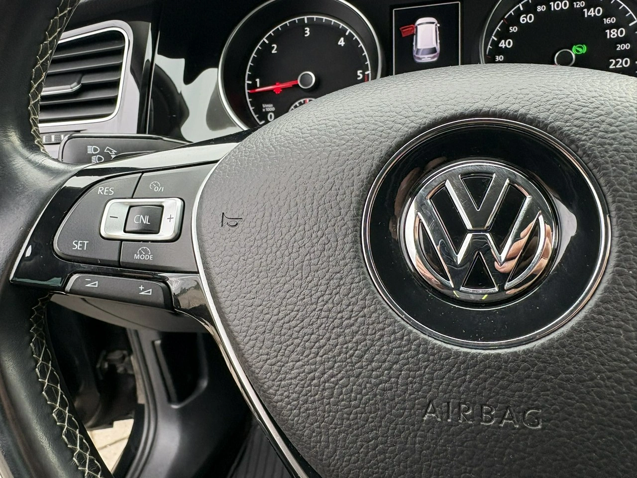 Volkswagen Golf - Zdjęcie 28