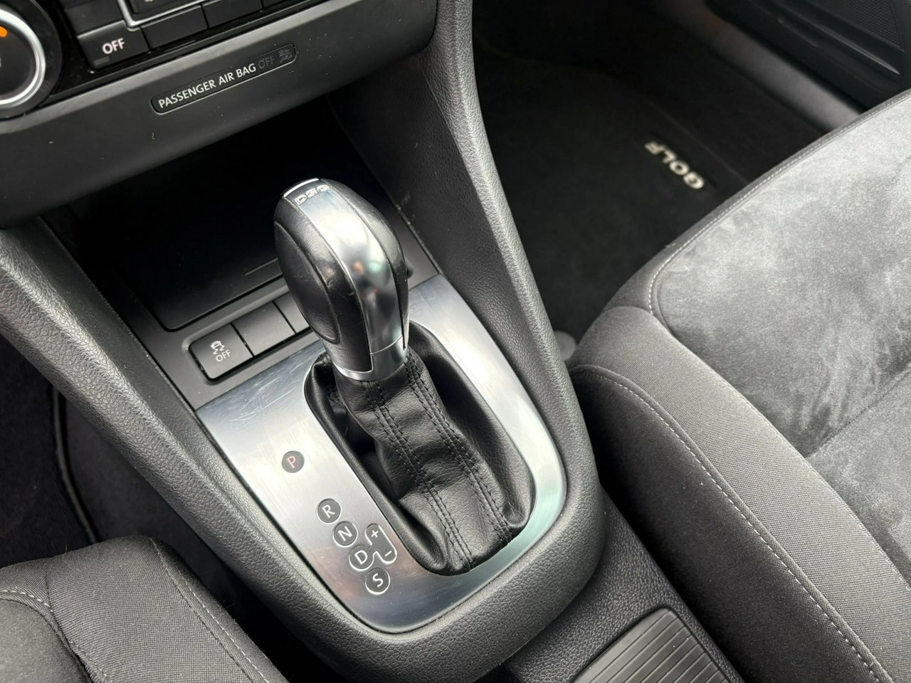 Volkswagen Golf - Zdjęcie 24