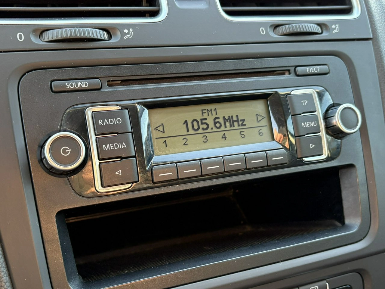 Volkswagen Golf - Zdjęcie 24