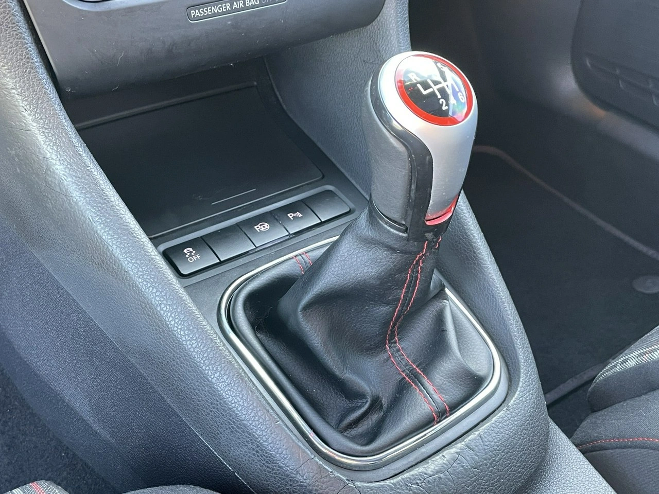 Volkswagen Golf - Zdjęcie 27