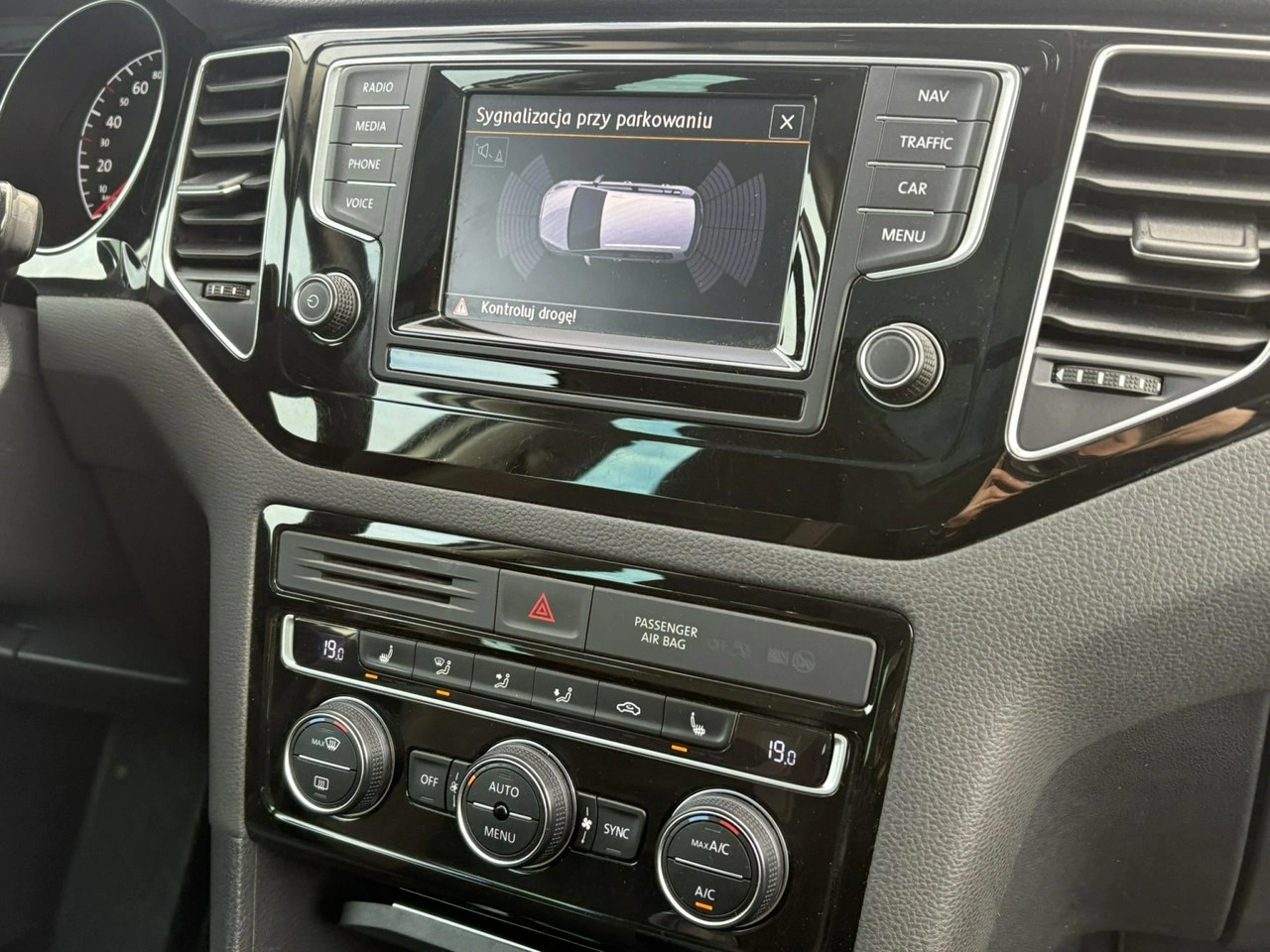 Volkswagen Golf Sportsvan - Zdjęcie 14