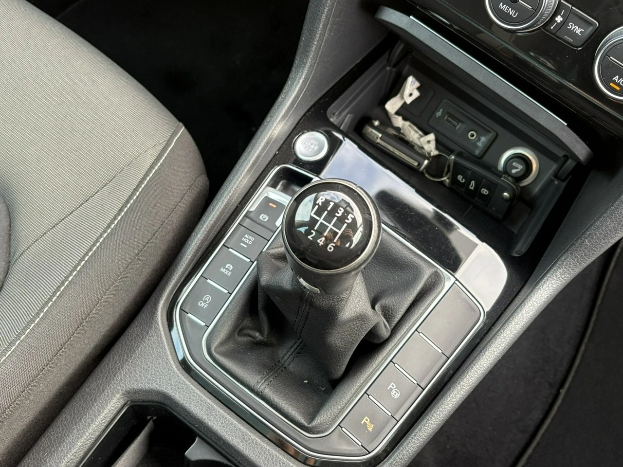 Volkswagen Golf Sportsvan - Zdjęcie 16