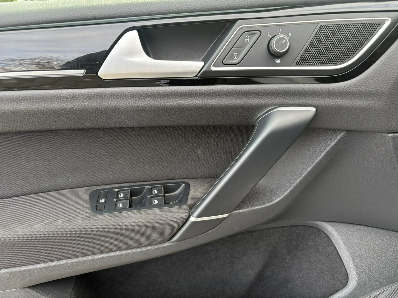 Volkswagen Golf Sportsvan - Zdjęcie 21