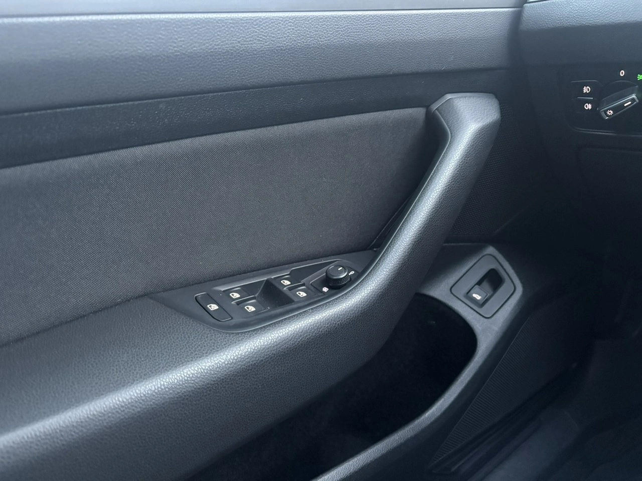 Volkswagen Passat - Zdjęcie 19