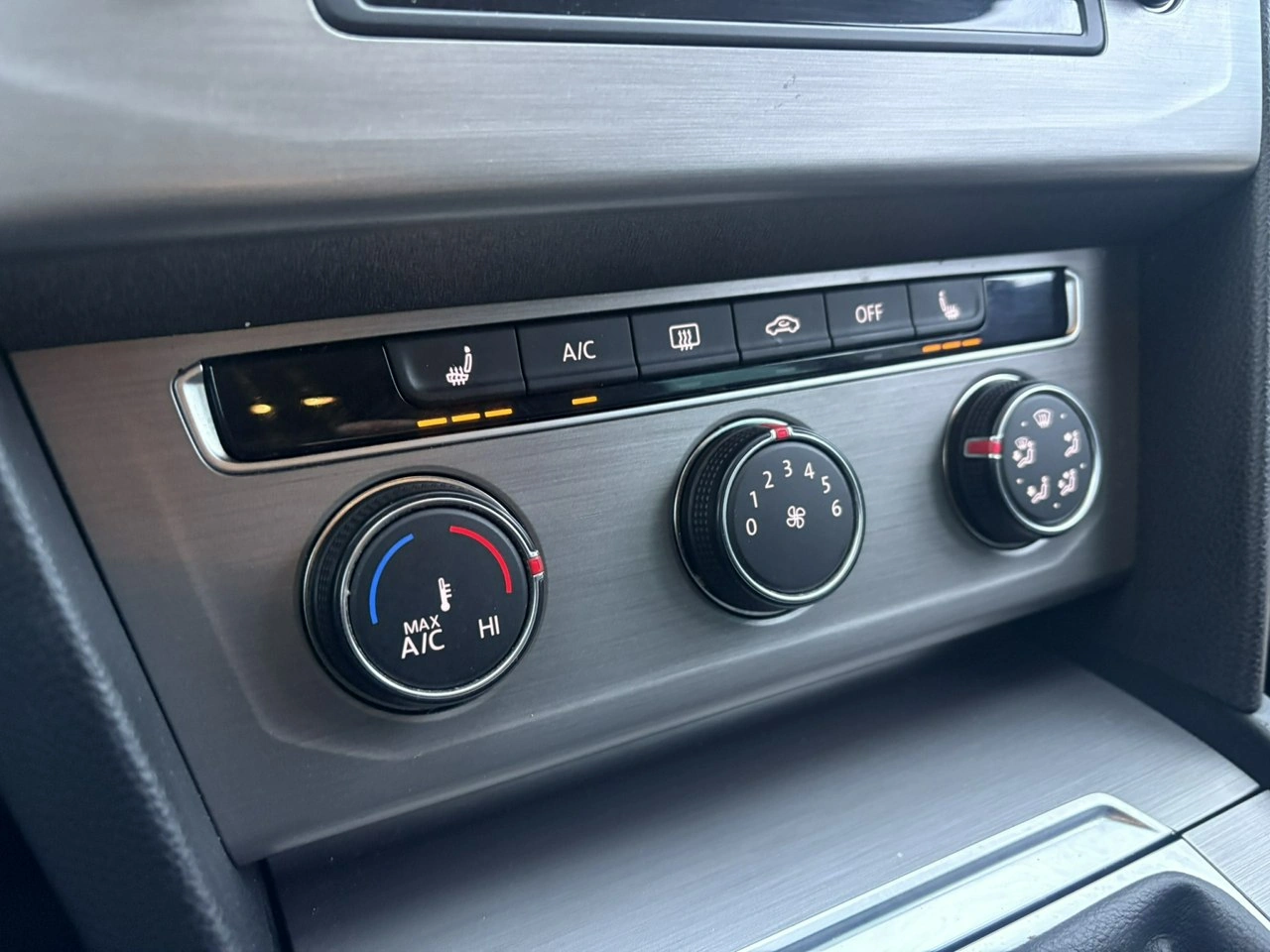 Volkswagen Passat - Zdjęcie 23