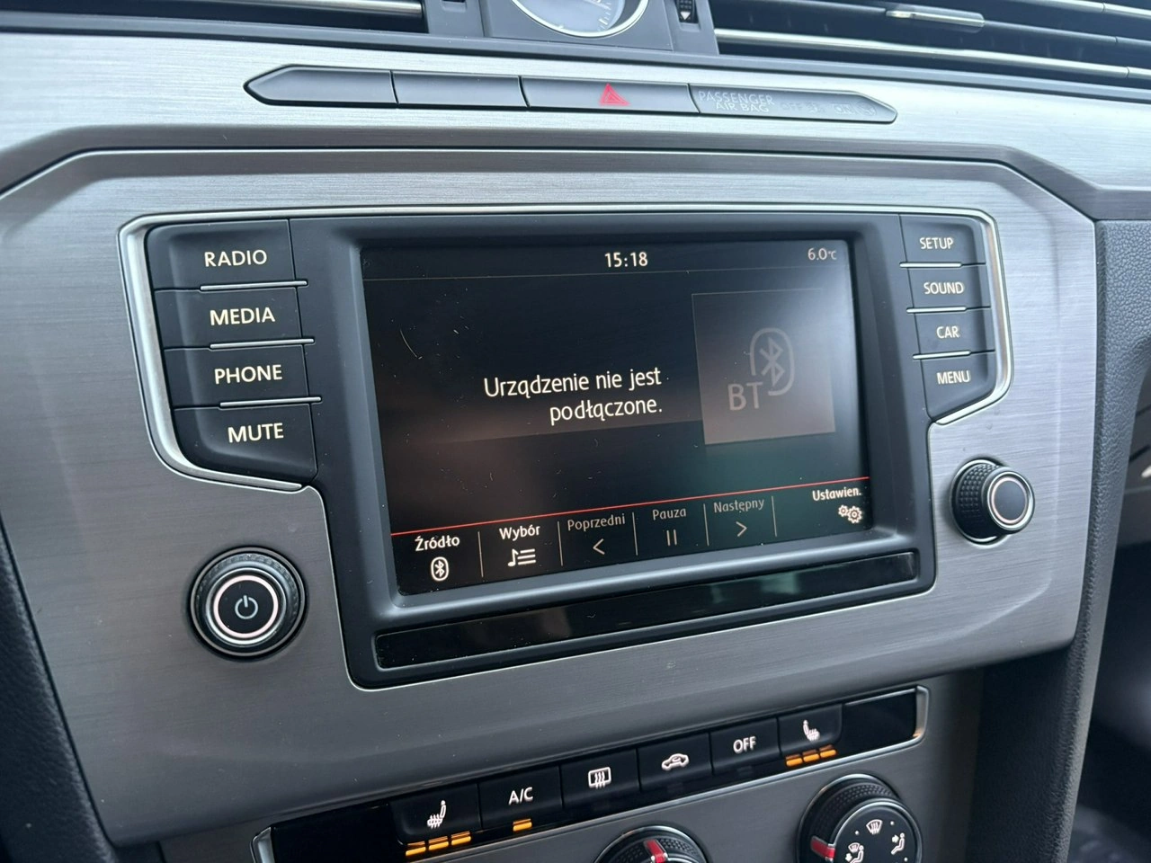 Volkswagen Passat - Zdjęcie 24