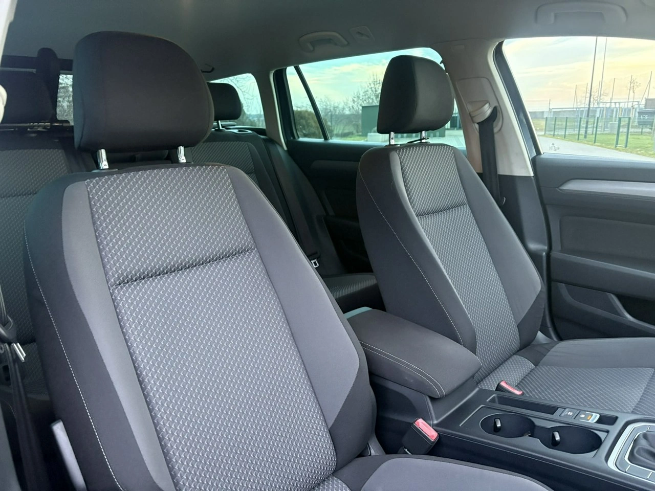 Volkswagen Passat - Zdjęcie 35