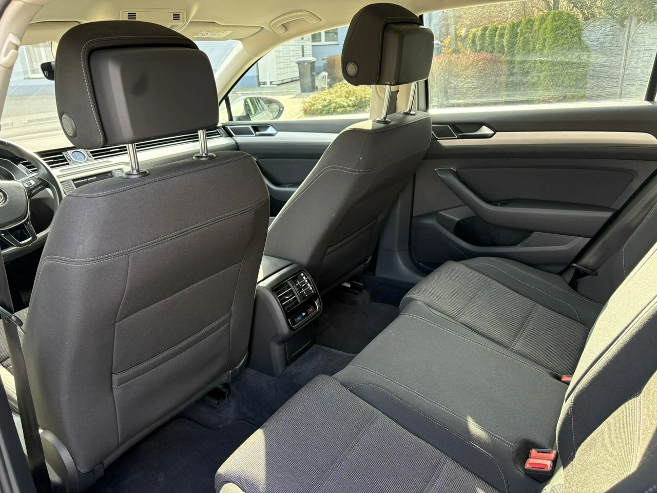 Volkswagen Passat Variant - Zdjęcie 9