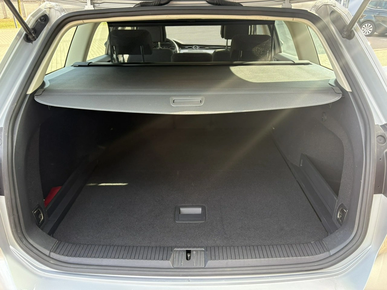 Volkswagen Passat Variant - Zdjęcie 10