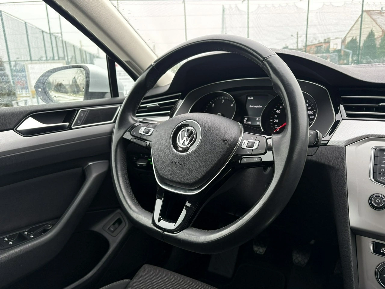 Volkswagen Passat Variant - Zdjęcie 13