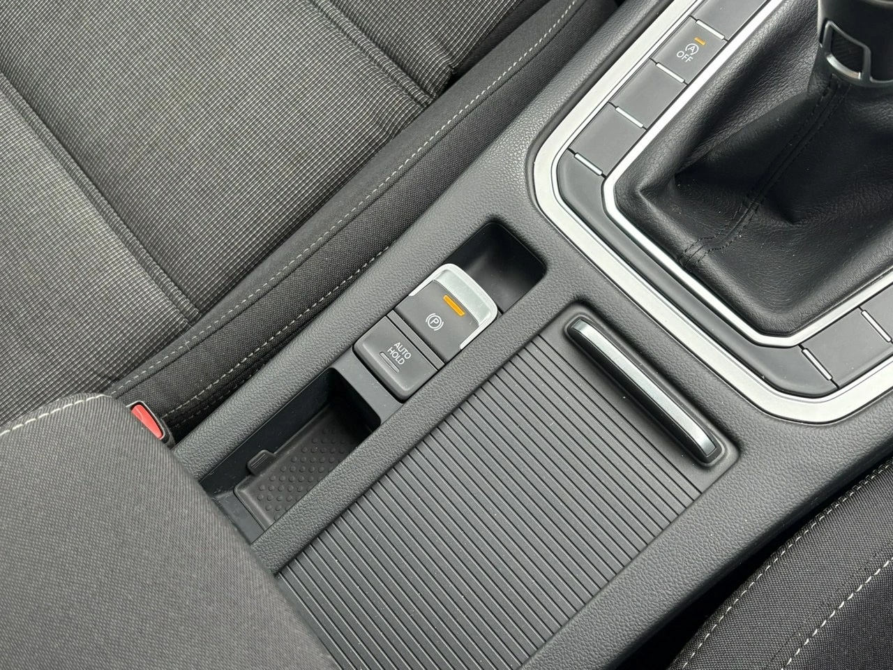 Volkswagen Passat Variant - Zdjęcie 18