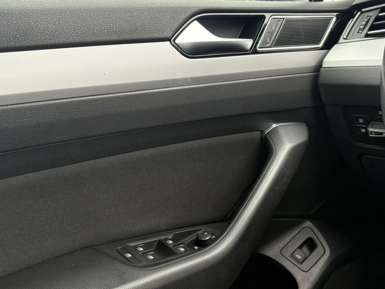 Volkswagen Passat Variant - Zdjęcie 19