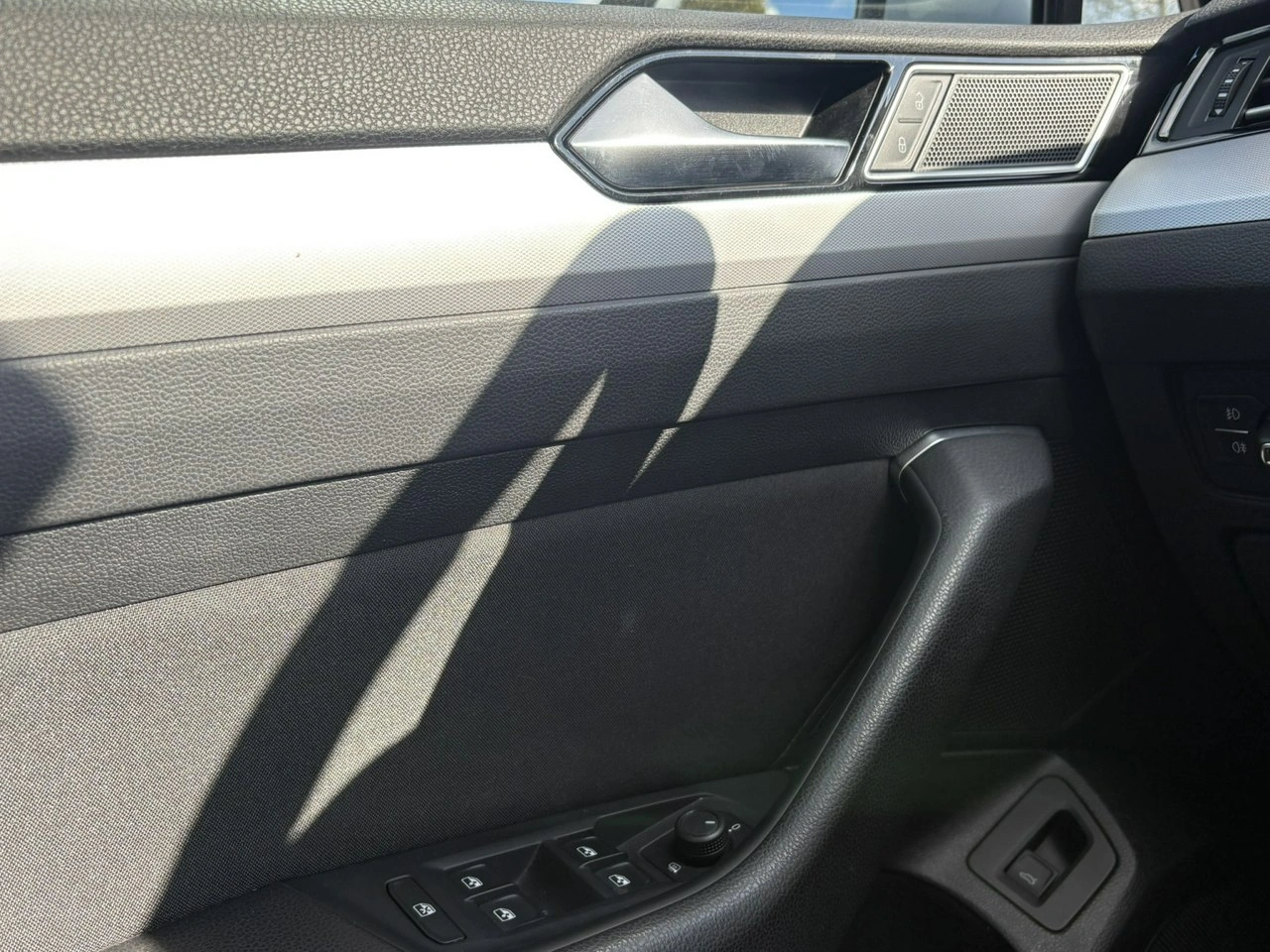 Volkswagen Passat Variant - Zdjęcie 19