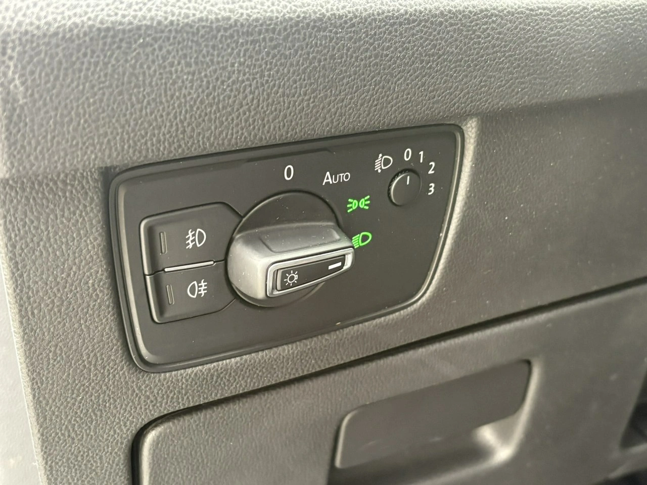 Volkswagen Passat Variant - Zdjęcie 26